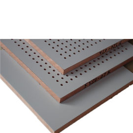 Звукоизоляционная плита гостиницы полиэфирного волокна акустических панелей меламина пефорированная поверхностью деревянная