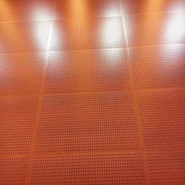 Звукоизоляционной доска акустических панелей стеклоткани пефорированная изоляцией деревянная деревянная