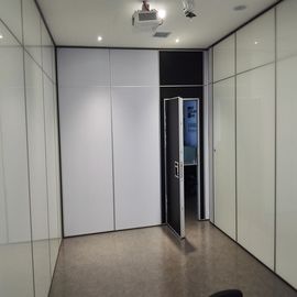 Экономическая сползая складывая действующая звукоизоляционная стена раздела для конференц-зала