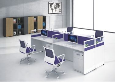 Мулти стол доски разделов, матированного стекла и металла офисной мебели цвета раскрывает рабочее место офиса 4 человеков
