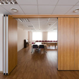 Деревянные стены разделов ядровой абсорбции гибкие сползая 85мм для офиса и конференц-зала