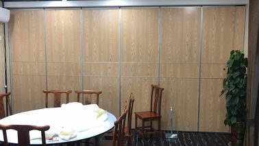 Разделы стены алюминиевой складчатости ресторана стен профиля действующей звукоизоляционной съемные