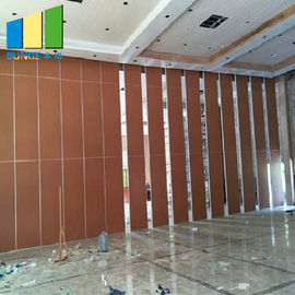 Пол алюминиевого сплава Ретрактабле к стенам раздела конференц-зала офиса потолка складывая для студии