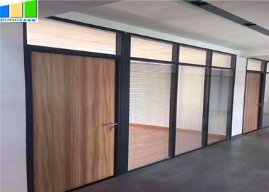 Стена стеклянного раздела высоты раздела офиса ЭБУНГЭ модульным закаленная алюминием полная для офиса приспособленного вне