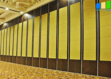 Поверхности крышки ткани или кожи сползая рассекатель комнаты стен раздела для гостиницы