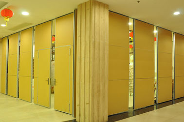 МДФ обшивает панелями рамку алюминиевого сплава складывая передвижные стены раздела для залы банкета