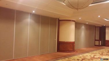 Дверь раздела конференц-зала звукоизоляционная передвижная приостанавливает акустическую действующую стену
