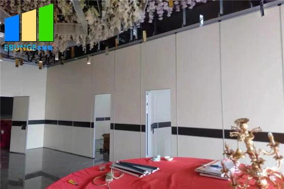 Установленный потолком раздел офисной мебели рассекателей комнаты смертной казни через повешение системы акустический