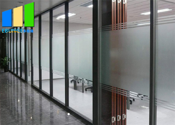 Стена стеклянного раздела внутреннего звукоизоляционного офиса алюминиевая со шторкой