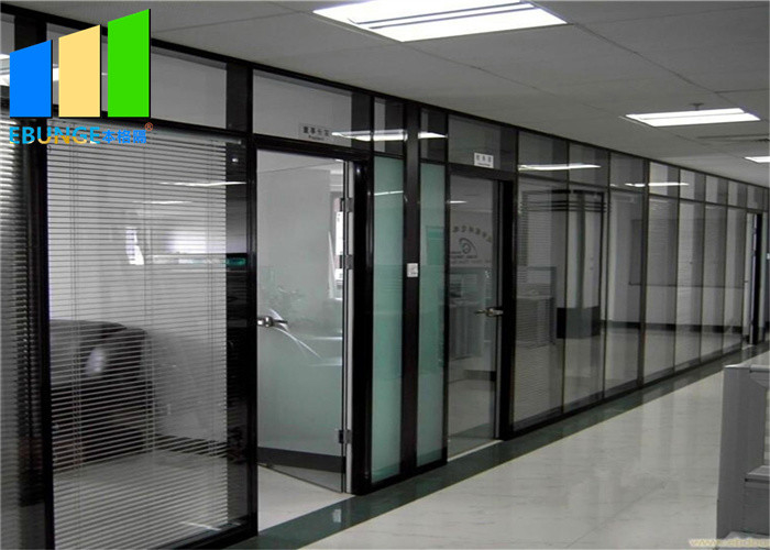 Закаленный двойником раздел офиса стеклянной алюминиевой рамки фиксированный для конференц-центра